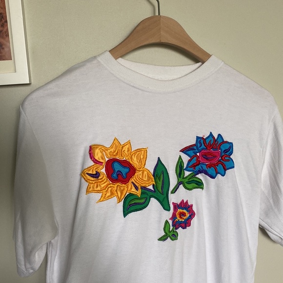 VINTAGE Embroidered cotton tee - Picture 2 of 3